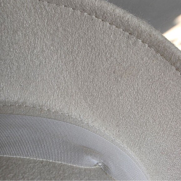 Cream Wide-brimmed Felt Fedora Hat with Feather and Floral Embellishment Bridal main image 8
